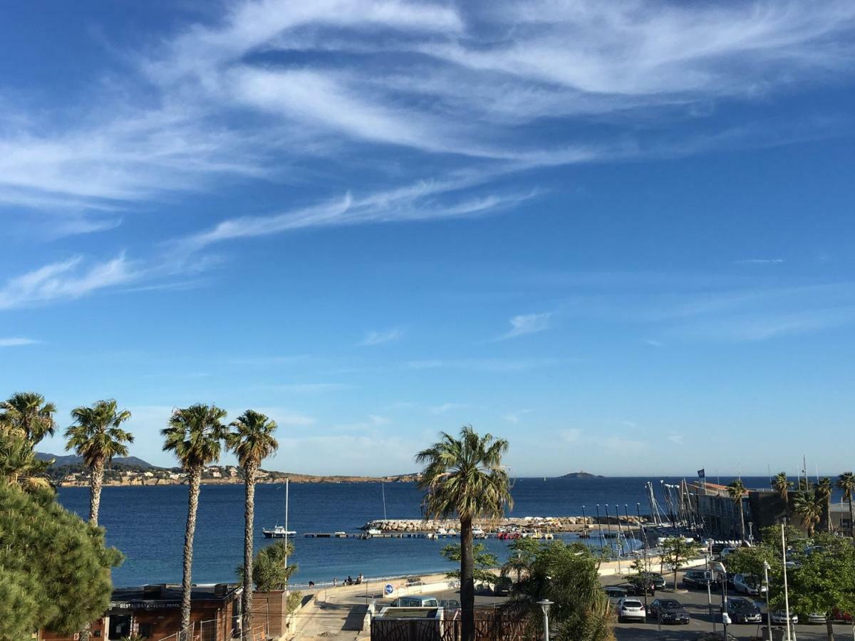Bandol, vue panoramique sur la mer, la plage, le port Exterior foto